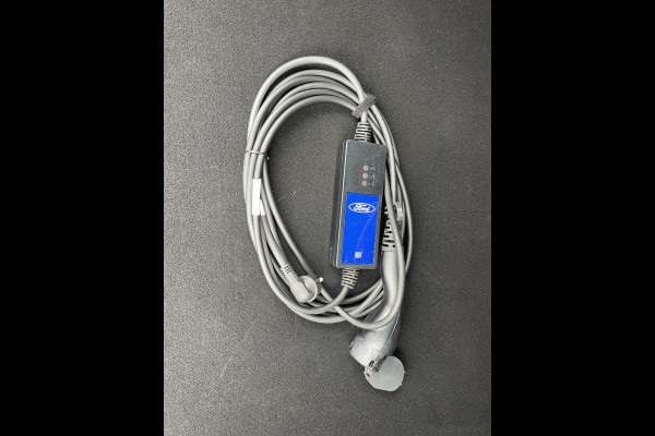 Ford Kuga 2.5 PHEV ST-Line | Elec.Trekhaak | Apple Carplay | Camera voor en achter | Winterpack | Lane assist