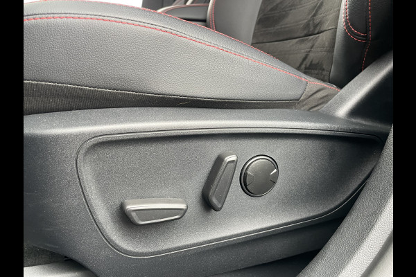 Ford Kuga 2.5 PHEV ST-Line | Elec.Trekhaak | Apple Carplay | Camera voor en achter | Winterpack | Lane assist