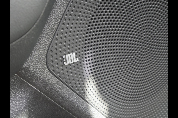 Kia e-Niro ExecutiveLine 64 kWh | SOH 94,6% | Navigatie | Climate Control | Stoel & Stuurverwarming | JBL |