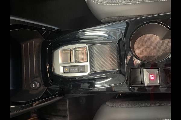 Peugeot 208 Hybrid 100 AUT Allure Navigatie Apple Carplay/ Android Auto Camera Parkeersensoren Adaptive Cruise Control Stoelverwarming Ledverlichting Climate control