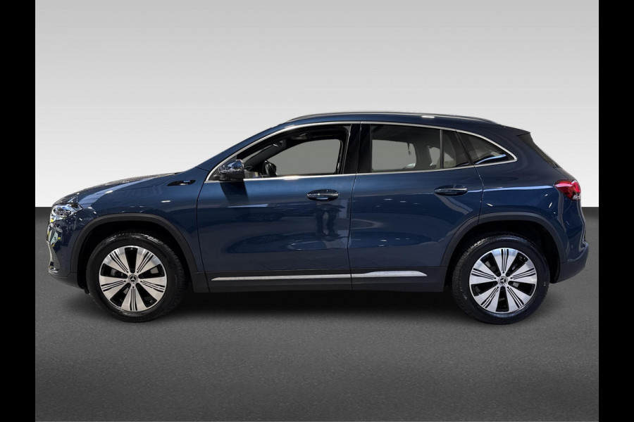 Mercedes-Benz EQA 250 Business Solution Luxury 67 kWh Panoramadak | leder