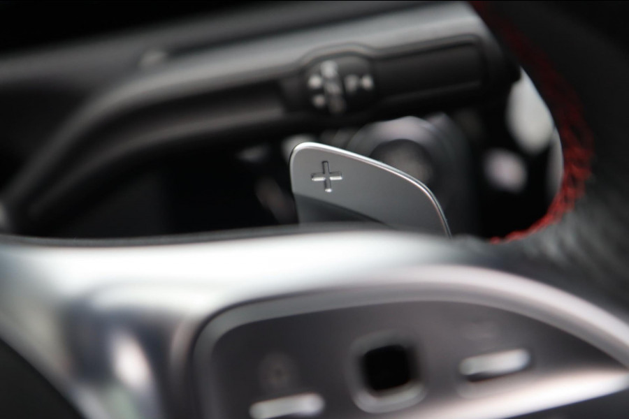 Mercedes-Benz A-Klasse 250 AMG / PANODAK / MEMORY / BURMESTER / DEALER SERVICE