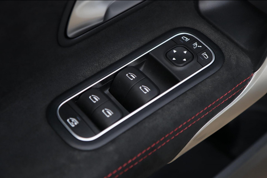 Mercedes-Benz A-Klasse 250 AMG / PANODAK / MEMORY / BURMESTER / DEALER SERVICE