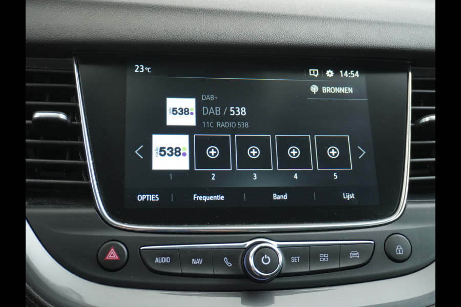 Opel Grandland X T131PK Apple Carplay Android Auto AGR-Comfortstoel Camera Navi Ecc Cruise Control Pdc DAB+ Regen-Lichtsensor Lane Assist Led Verkeersbord detectie Bluetooth Privacy Glas Lmv 17" Elegance 1e Eigenaar Origineel Nederlandse auto Euro 6