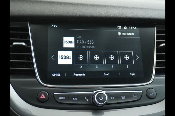 Opel Grandland X T131PK Apple Carplay Android Auto AGR-Comfortstoel Camera Navi Ecc Cruise Control Pdc DAB+ Regen-Lichtsensor Lane Assist Led Verkeersbord detectie Bluetooth Privacy Glas Lmv 17" Elegance 1e Eigenaar Origineel Nederlandse auto Euro 6