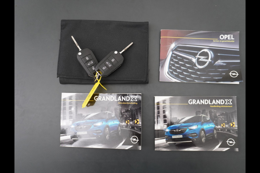 Opel Grandland X T131PK Apple Carplay Android Auto AGR-Comfortstoel Camera Navi Ecc Cruise Control Pdc DAB+ Regen-Lichtsensor Lane Assist Led Verkeersbord detectie Bluetooth Privacy Glas Lmv 17" Elegance 1e Eigenaar Origineel Nederlandse auto Euro 6