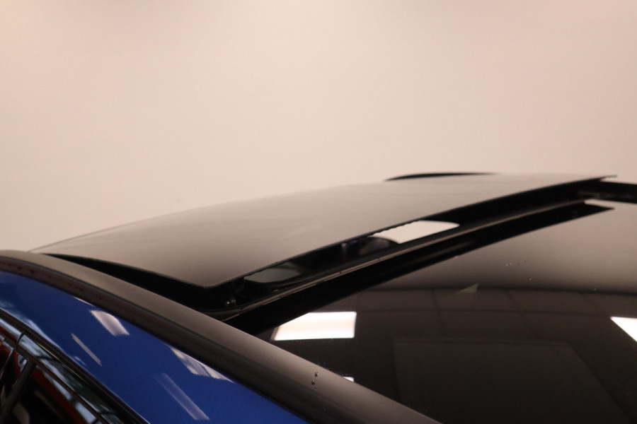 Mercedes-Benz C-Klasse Estate 300 e AMG Line Panorama Memorie Stoelen Sfeerverlichting Head up 24 maanden garantie mogelijk (*vraag naar de voorwaarden)