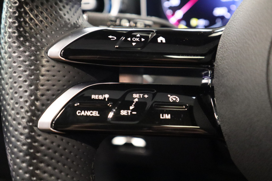 Mercedes-Benz C-Klasse Estate 300 e AMG Line Panorama Memorie Stoelen Sfeerverlichting Head up 24 maanden garantie mogelijk (*vraag naar de voorwaarden)