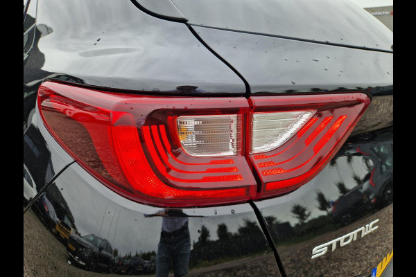 Kia Stonic 1.0 T-GDi MHEV DynamicPlusLine | Stoelverwarming | Key-Less | Regensensor | Clima | Navi |