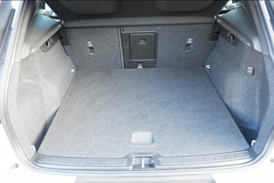 Volvo XC40 1.5 T2 Business Pro / INCL. 12 mnd BOVAG / Semi elektrische trek