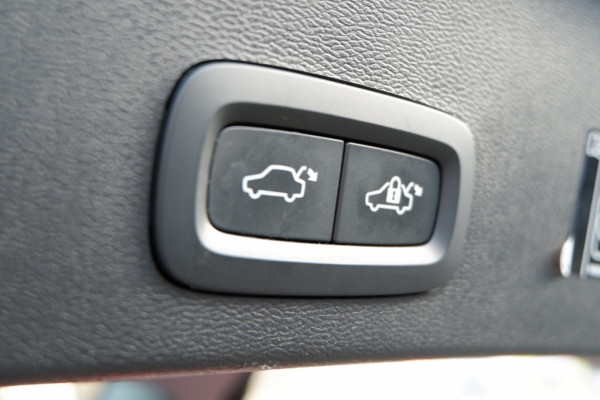 Volvo XC40 1.5 T2 Business Pro / INCL. 12 mnd BOVAG / Semi elektrische trek