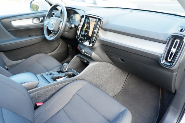 Volvo XC40 1.5 T2 Business Pro / INCL. 12 mnd BOVAG / Semi elektrische trek