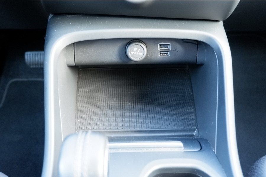 Volvo XC40 1.5 T2 Business Pro / INCL. 12 mnd BOVAG / Semi elektrische trek