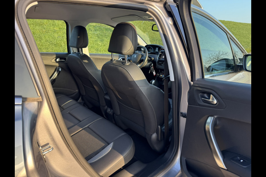 Peugeot 2008 1.2 PureTech Allure Navi | Apple Carplay | Camera | 16'' LMV