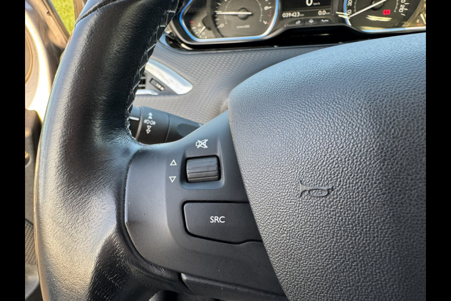 Peugeot 2008 1.2 PureTech Allure Navi | Apple Carplay | Camera | 16'' LMV
