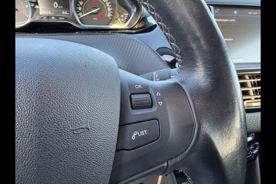 Peugeot 2008 1.2 PureTech Allure Navi | Apple Carplay | Camera | 16'' LMV