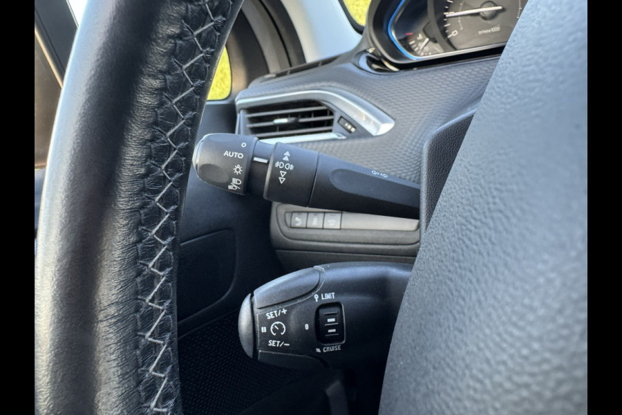 Peugeot 2008 1.2 PureTech Allure Navi | Apple Carplay | Camera | 16'' LMV