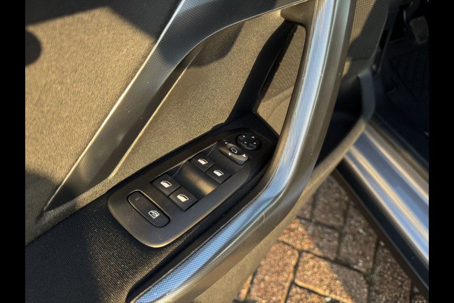 Peugeot 2008 1.2 PureTech Allure Navi | Apple Carplay | Camera | 16'' LMV
