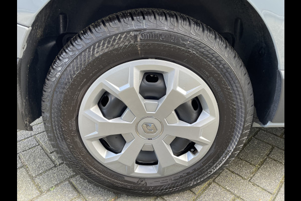 Renault Trafic Life 150pk L2 9-Persoons(Trekhaak - Camera - Keyless Entry - Navigatie - Airco - Apple Carplay)