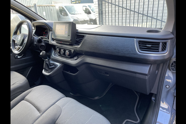 Renault Trafic Life 150pk L2 9-Persoons(Trekhaak - Camera - Keyless Entry - Navigatie - Airco - Apple Carplay)