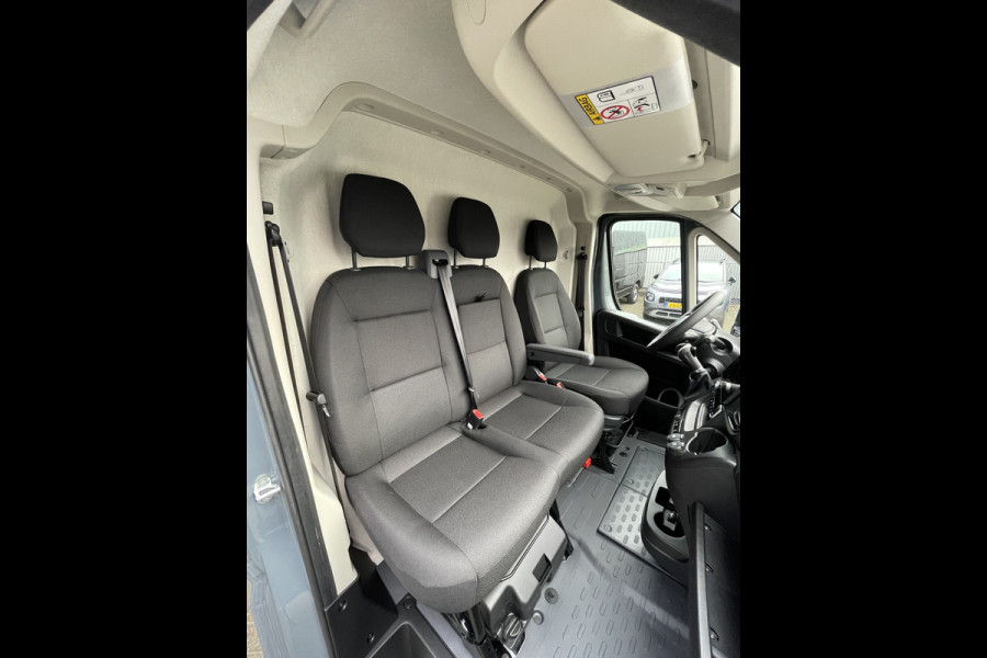 Opel Movano 140pk L2H2 3.5t (Camera - Automatische Airco - Navigatie - Apple Carplay - Digitaal dashboard - DAB)