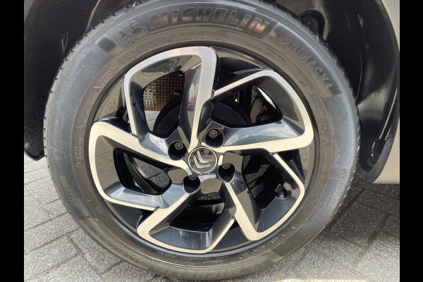 Citroën C3 82pk Shine (Camera - Navigatie - Automatische Airco - Apple Carplay - LED - Lichtmetalen velgen)