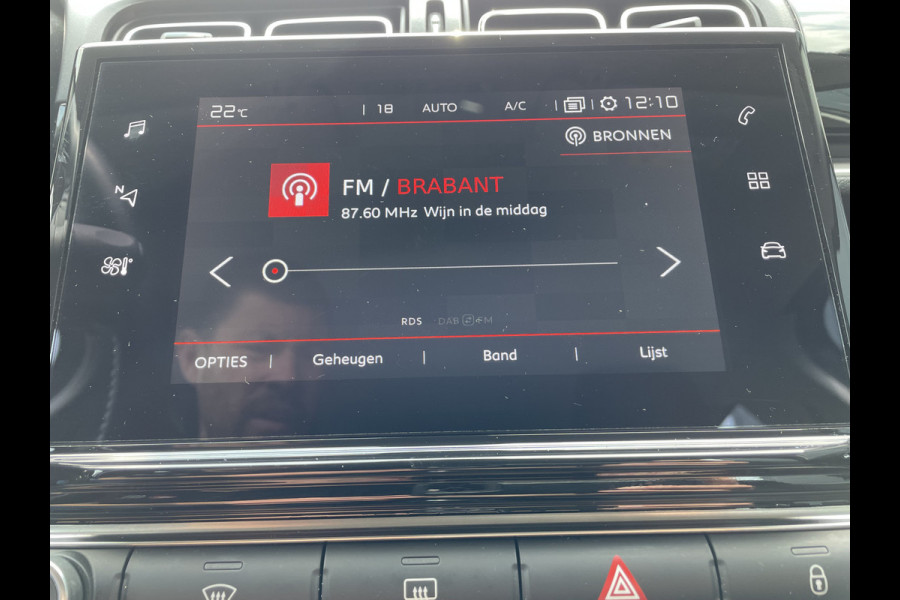 Citroën C3 82pk Shine (Camera - Navigatie - Automatische Airco - Apple Carplay - LED - Lichtmetalen velgen)