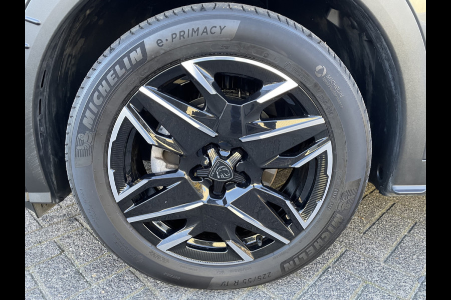 Peugeot 3008 136pk Hybrid GT First Edition (Camera - Elektrische klep - Keyless Entry Stoel-/-stuurwielverwarming - Parkeersensoren V+A - Ada