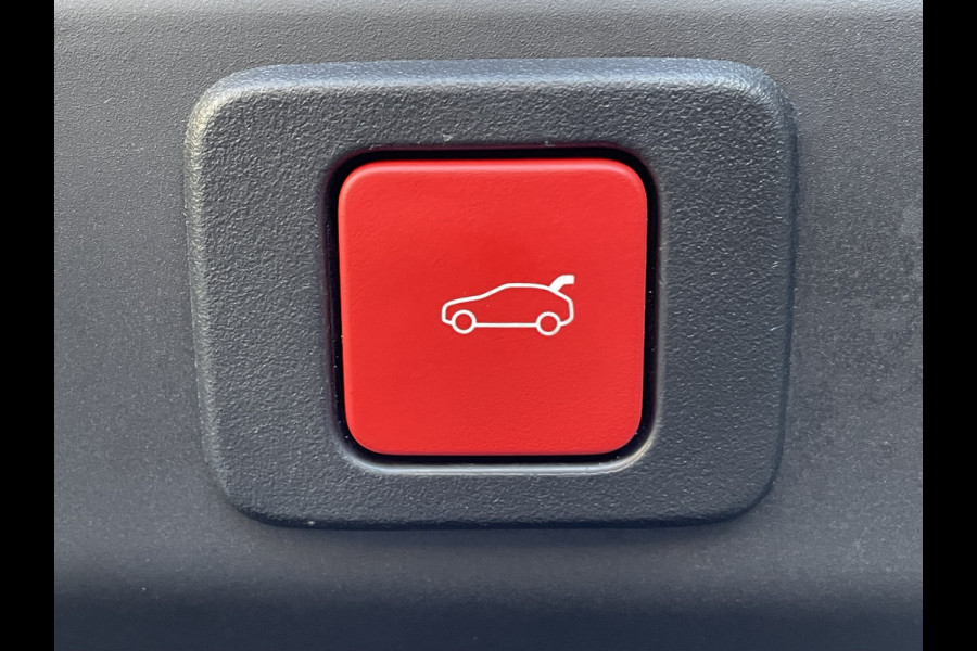 Peugeot 3008 136pk Hybrid GT First Edition (Camera - Elektrische klep - Keyless Entry Stoel-/-stuurwielverwarming - Parkeersensoren V+A - Ada