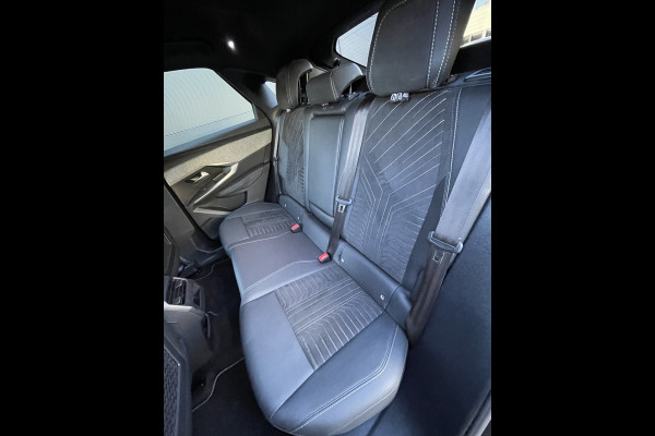 Peugeot 3008 136pk Hybrid GT First Edition (Camera - Elektrische klep - Keyless Entry Stoel-/-stuurwielverwarming - Parkeersensoren V+A - Ada