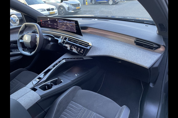 Peugeot 3008 136pk Hybrid GT First Edition (Camera - Elektrische klep - Keyless Entry Stoel-/-stuurwielverwarming - Parkeersensoren V+A - Ada