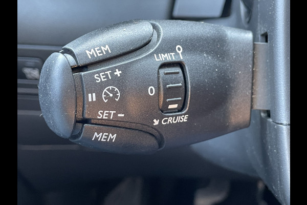 Citroën C3 Aircross 110pk Shine (Camera - Parkeersensoren V+A - Navigatie - Dodehoek detectie - Apple Carplay - Automatische Airco)