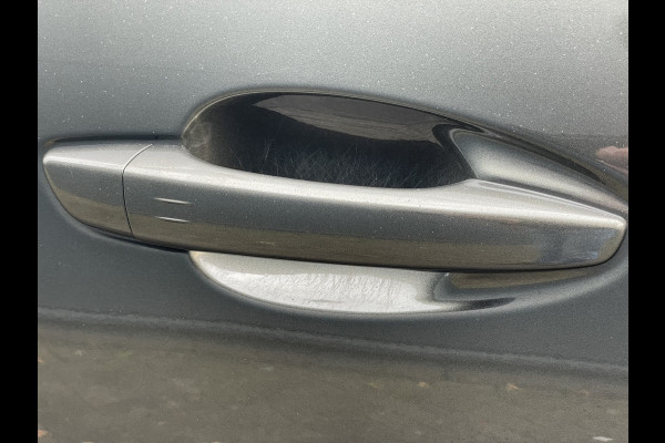 Peugeot 5008 130pk Road Trip (Elektrisch Schuifdak - Elektrische klep - Keyless Entry - Camera - Apple Carplay - Navigatie - Automatische Air