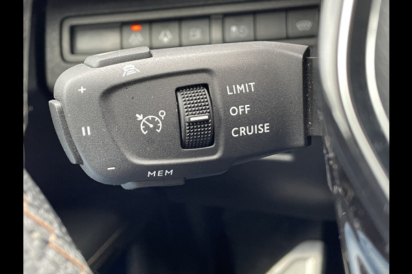 Peugeot 3008 225pk HYbrid GT Pack (Elektrisch schuifdak - Leder incl verwarming/massage/ geheugen - Focal Electra - NightVision - 360gr Camer