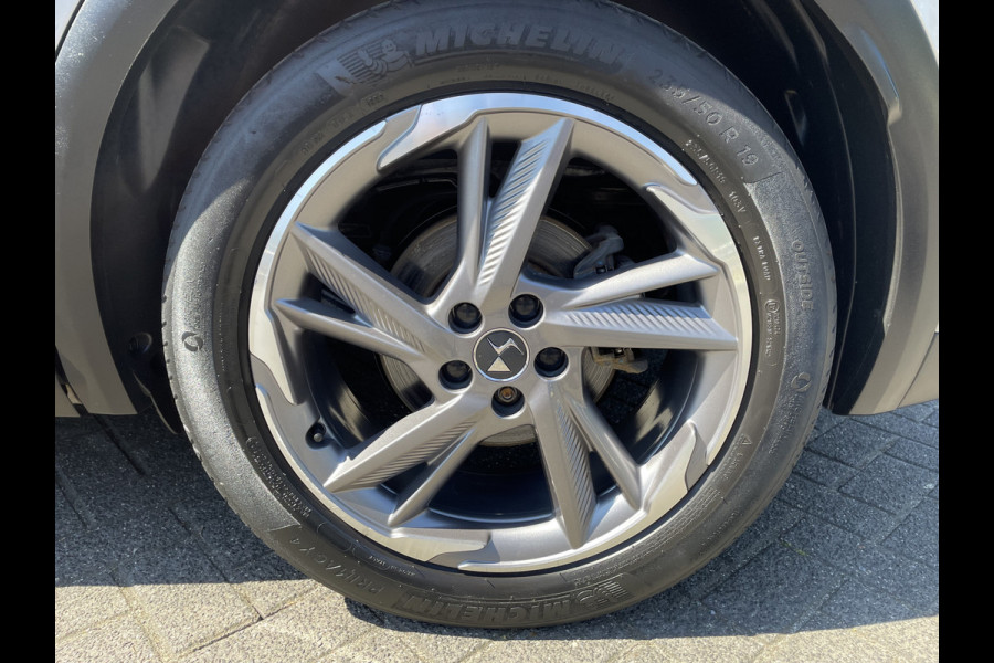 DS Ds 7 Crossback 300pk 4x4 Rivoli (Elektrisch Schuifdak - Leder incl verwarming/koeling/massage/geheugen - Trekhaak - Focal Electra - Elektrische