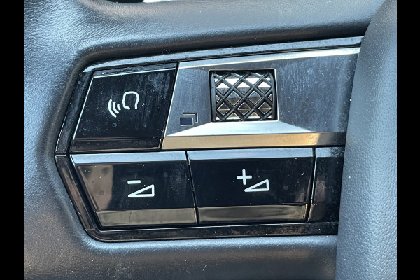 DS Ds 7 Crossback 300pk 4x4 Rivoli (Elektrisch Schuifdak - Leder incl verwarming/koeling/massage/geheugen - Trekhaak - Focal Electra - Elektrische