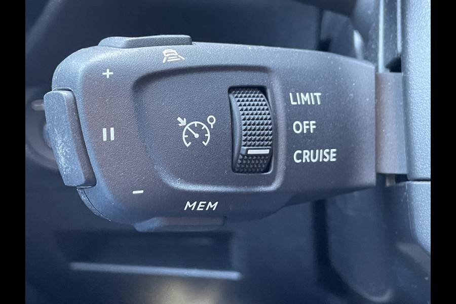 DS Ds 7 Crossback 300pk 4x4 Rivoli (Elektrisch Schuifdak - Leder incl verwarming/koeling/massage/geheugen - Trekhaak - Focal Electra - Elektrische