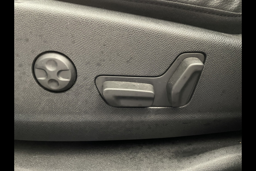 DS Ds 7 Crossback 300pk 4x4 Rivoli (Elektrisch Schuifdak - Leder incl verwarming/koeling/massage/geheugen - Trekhaak - Focal Electra - Elektrische