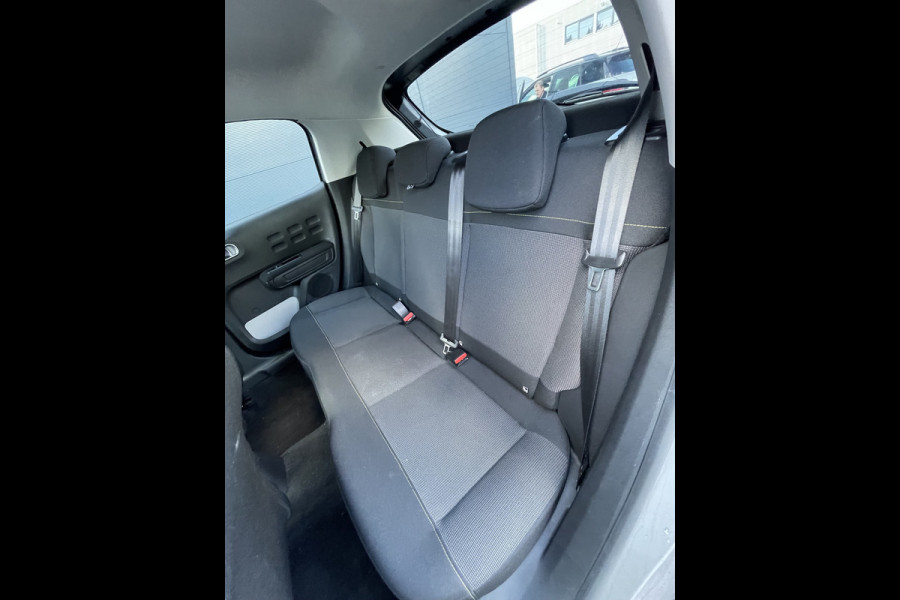 Citroën C3 110pk Max (Camera - Keyless Entry - LED - Automatische Airco - Apple Carplay - Navigatie - Parkeersensoren)