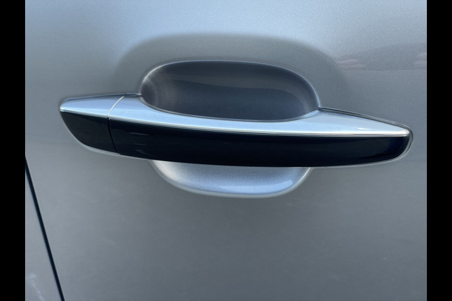 Citroën C3 110pk Max (Camera - Keyless Entry - LED - Automatische Airco - Apple Carplay - Navigatie - Parkeersensoren)