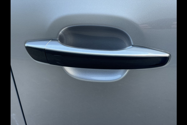 Citroën C3 110pk Max (Camera - Keyless Entry - LED - Automatische Airco - Apple Carplay - Navigatie - Parkeersensoren)