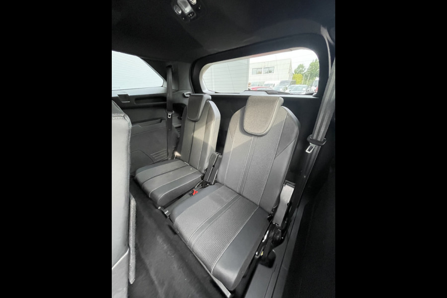 Peugeot 5008 130pk GT 7-zits (Camera - Keyless Entry - Adaptieve Cruise Controle - 18"incl 4S - LED - Parkeersensoren V+A)