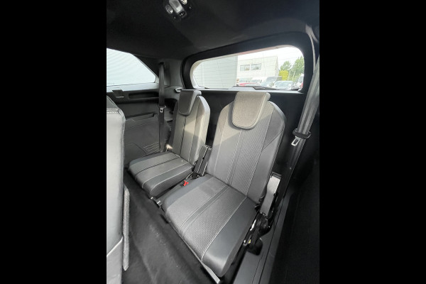 Peugeot 5008 130pk GT 7-zits (Camera - Keyless Entry - Adaptieve Cruise Controle - 18"incl 4S - LED - Parkeersensoren V+A)
