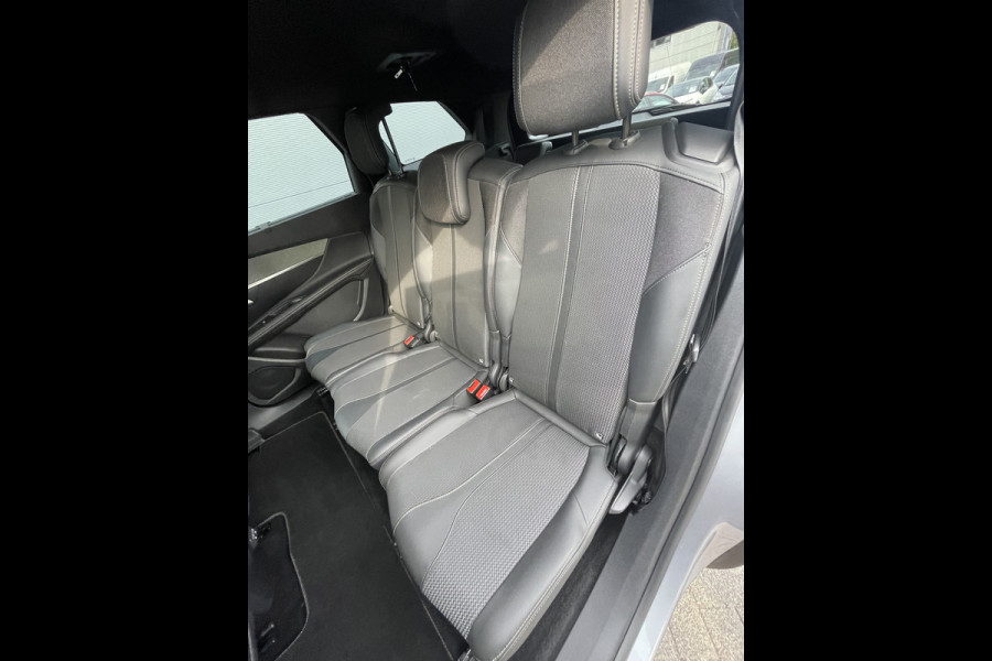 Peugeot 5008 130pk GT 7-zits (Camera - Keyless Entry - Adaptieve Cruise Controle - 18"incl 4S - LED - Parkeersensoren V+A)