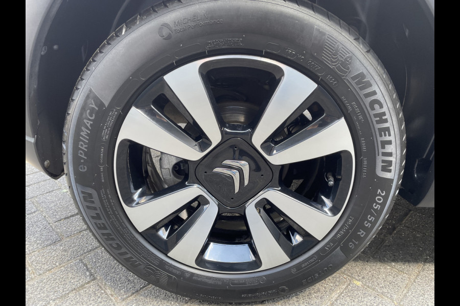 Citroën C3 110pk Max (Camera - Keyless Entry - LED - Apple Carplay - Navigatie - Automatische Airco - Parkeersensoren)