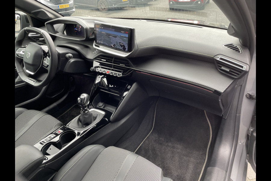 Peugeot 208 100pk GT (Camera - Keyless Entry - Parkeersensoren V+A - LED - i-cockpit - Automatische Airco - Navigatie - Apple Carplay)