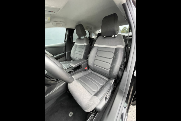 Citroën C4 X 130pk Max (Keyless Entry - Leder - Parkeersensoren V+A - Camera - LED - Head up - Navigatie - Automatische Airco - Apple Carpl