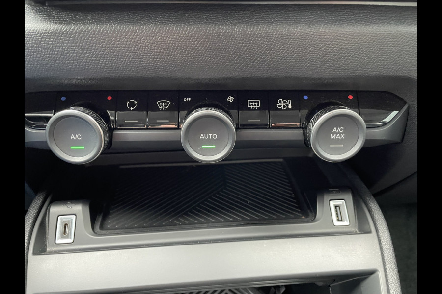 Citroën C4 X 130pk Max (Keyless Entry - Leder - Parkeersensoren V+A - Camera - LED - Head up - Navigatie - Automatische Airco - Apple Carpl