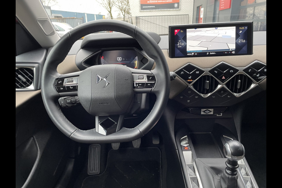 DS Ds 3 Crossback 100pk Performance Line (Camera - Stoelverwarming - Automatische Airco - Navigatie - Apple Carplay)