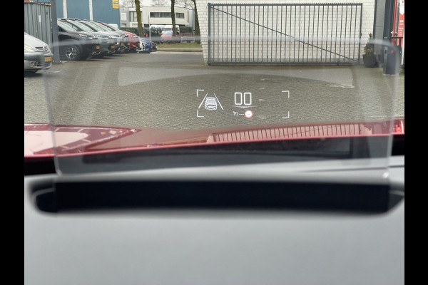 DS Ds 3 Crossback 100pk Performance Line (Camera - Stoelverwarming - Automatische Airco - Navigatie - Apple Carplay)
